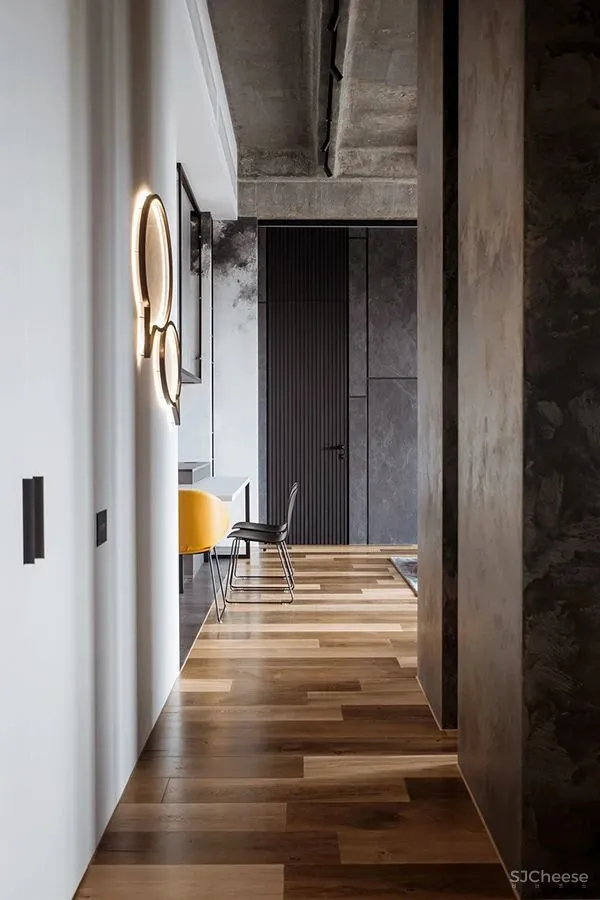 三间小公寓拼成136平大宅,时髦得不像话,人和猫都安逸!