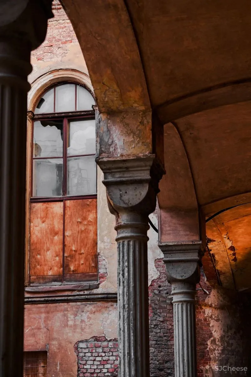 DA bureau丨圣彼得堡从“废墟”中生长出的建筑庭院