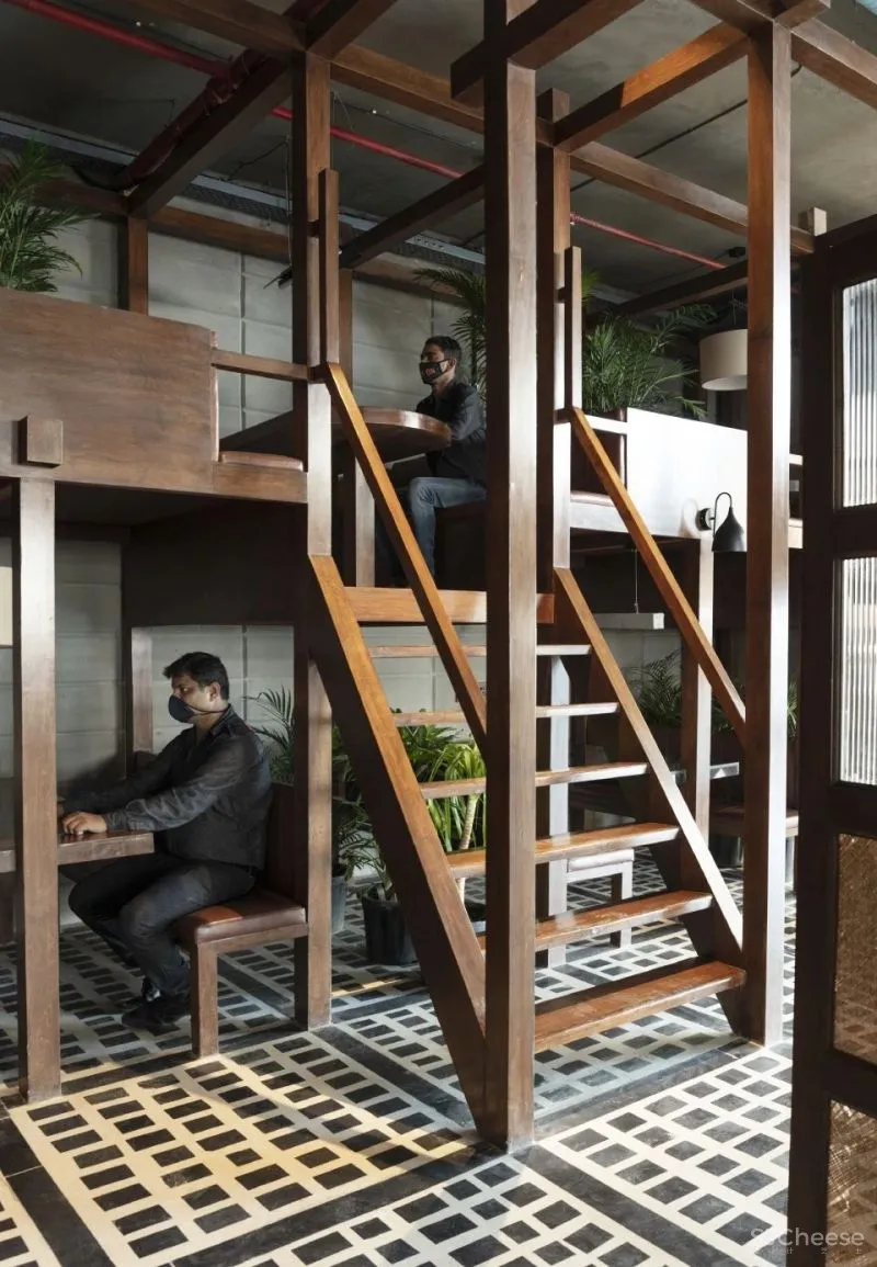 印度首家应对疫情的餐厅出现！乡村但实用，网友：“连魔幻的邻国都不敢草率了！”