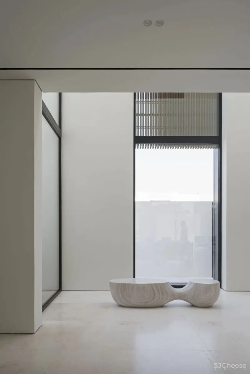 迪拜也有简约风大宅,简奢才是真格调!