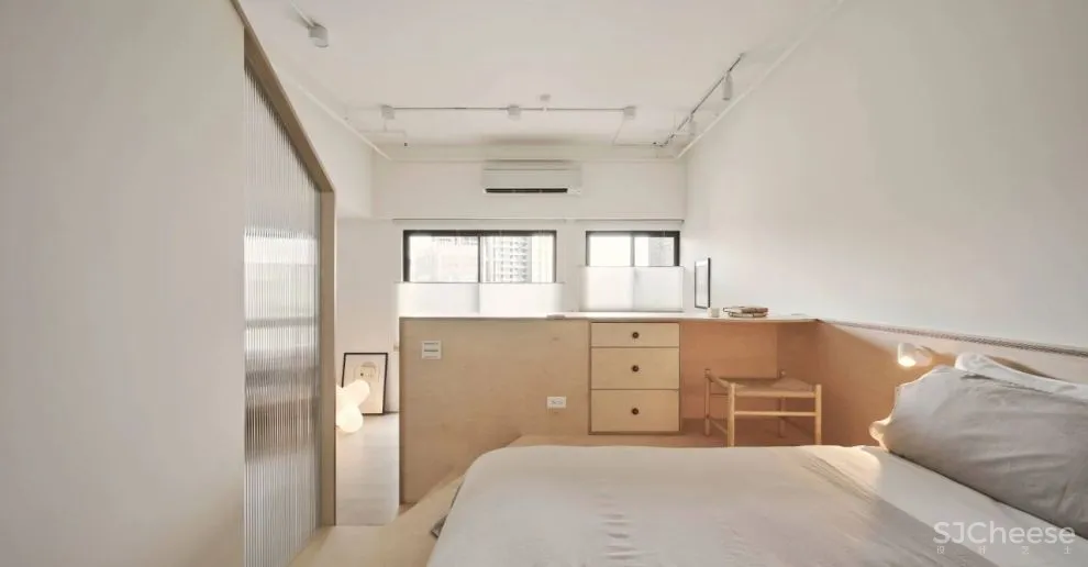 原木纯白空间感,简约轻盈的台式美宅