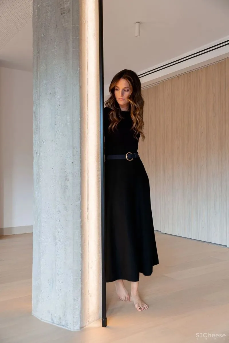 西班牙极简住宅,灯带设计,太高级了!