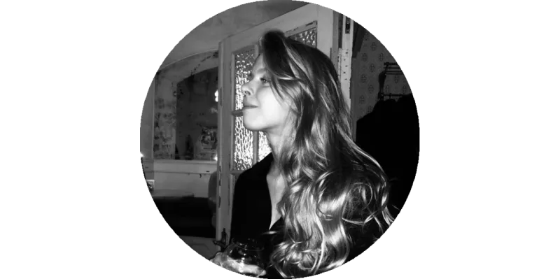 100㎡ 两室一厅，黑色墙面这样使用一点都不沉闷