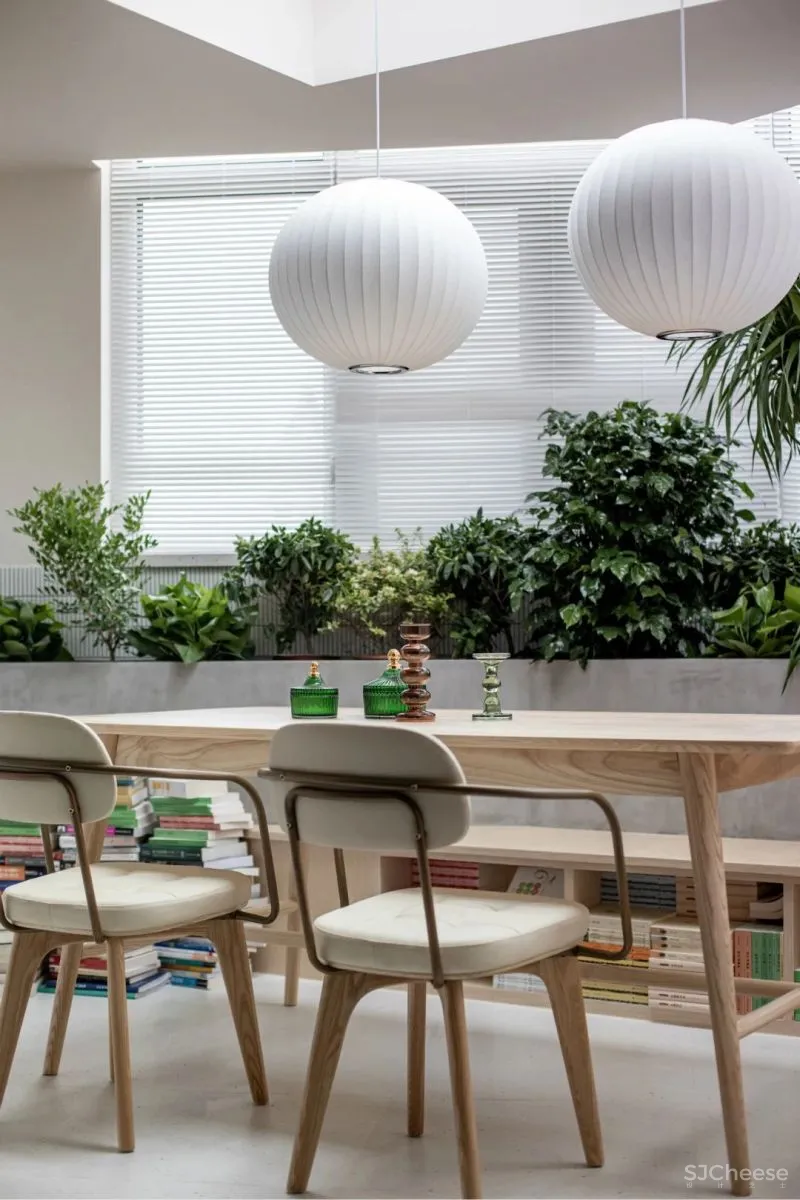 “书迷”教师夫妻的复古家,客厅卧室打通,餐厅放阳台,90㎡显大3倍!美呆!