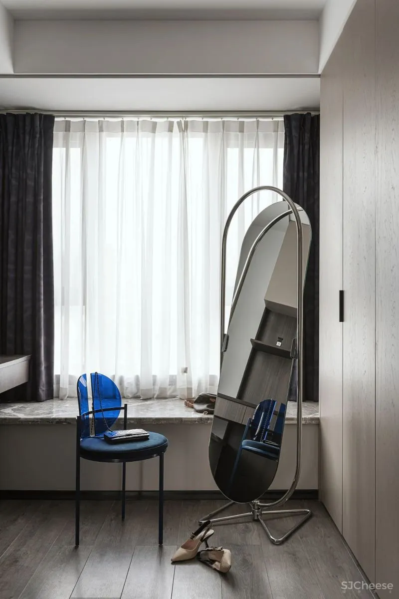 135㎡简约风,巧用大地色系,她家优雅又耐看!