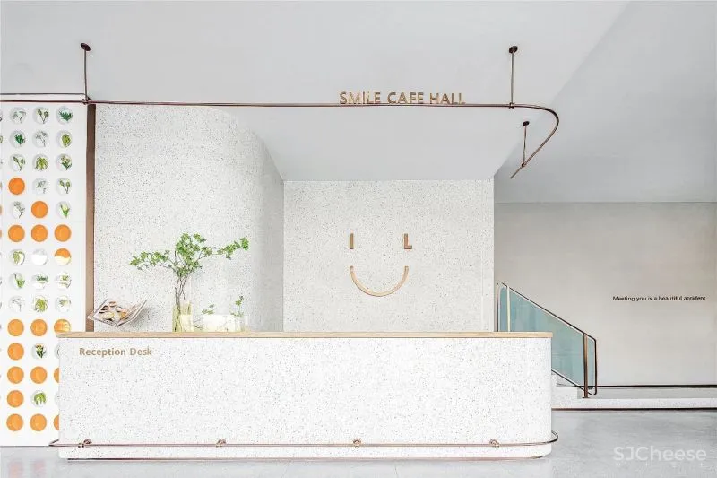 旭辉 x S.U.N 这个咖啡吧看起来不错，等等、他们好像还卖房子