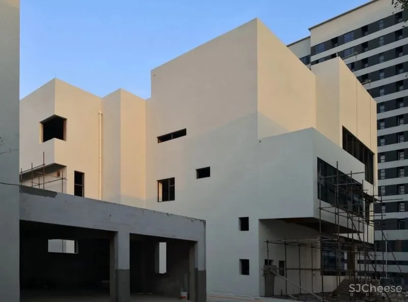 夹缝中自然生长.中国.葫芦岛德邻堂产业楼设计实践 DJ 建筑设计事务所