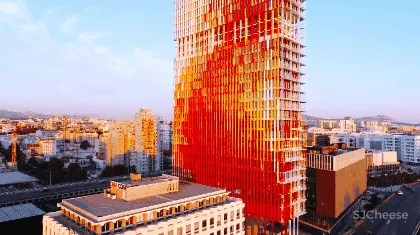 因追求完美，赔偿甲方13.6亿！这位“变态”建筑师，在岩石中凿了个酒店！