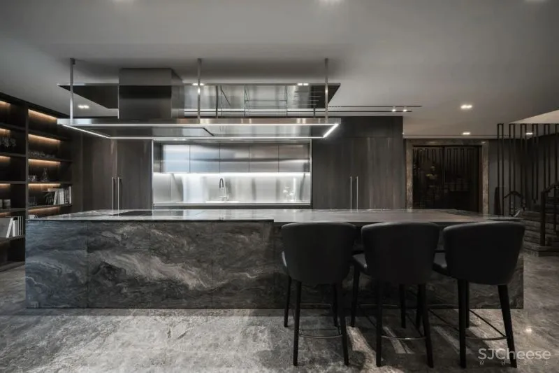 290㎡双层豪宅,大理石与黄铜的碰撞,轻奢又复古!