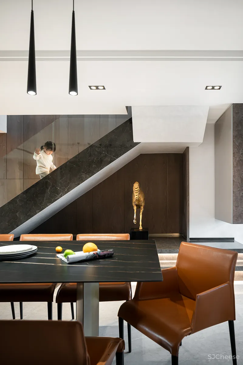 典故空间设计 • 炜岸城|家,流光溢彩地交融与亲密