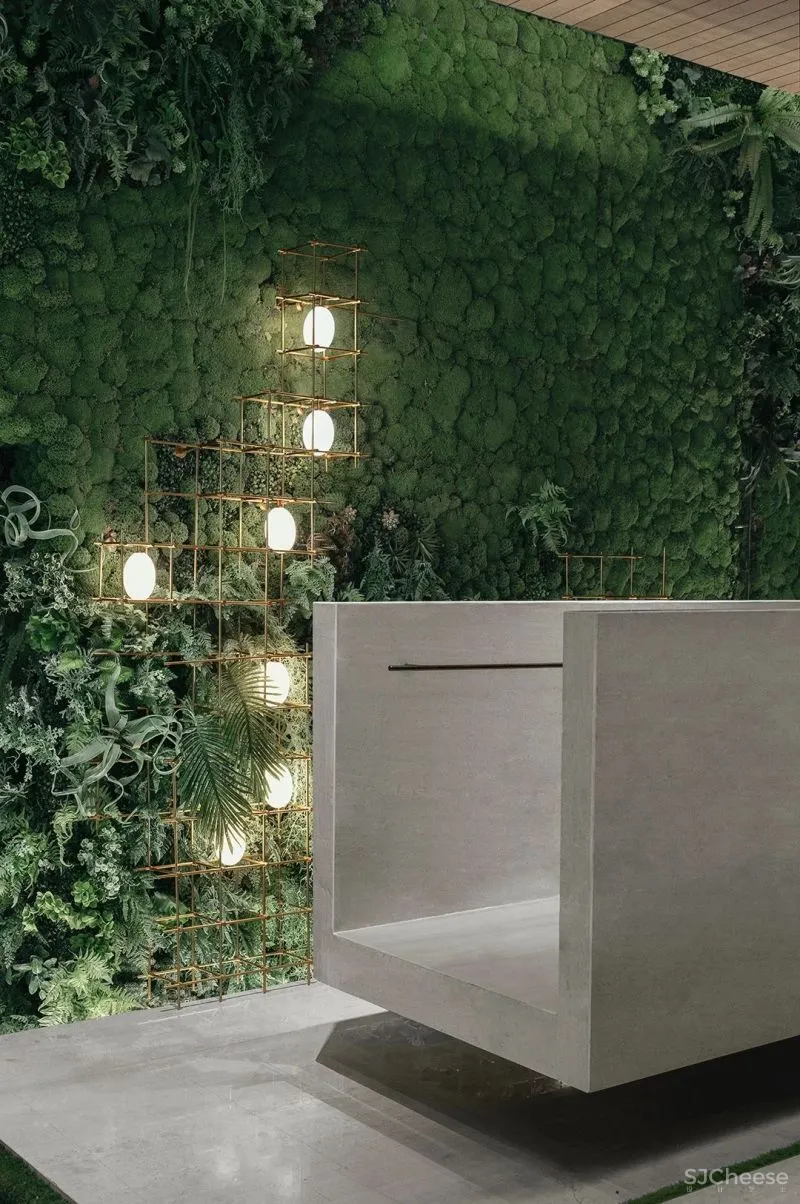 关联以空间的「解构性」和「抽象性」 构序「超现实的界面」