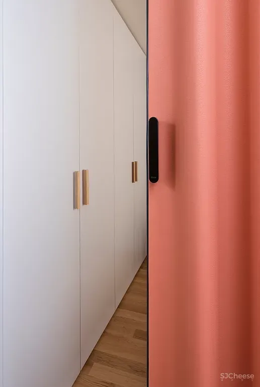 兼具雅致与活力,这座130平米的双层住宅诠释了屋主的生活态度