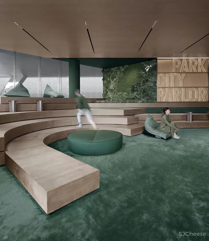 关联以空间的「解构性」和「抽象性」 构序「超现实的界面」