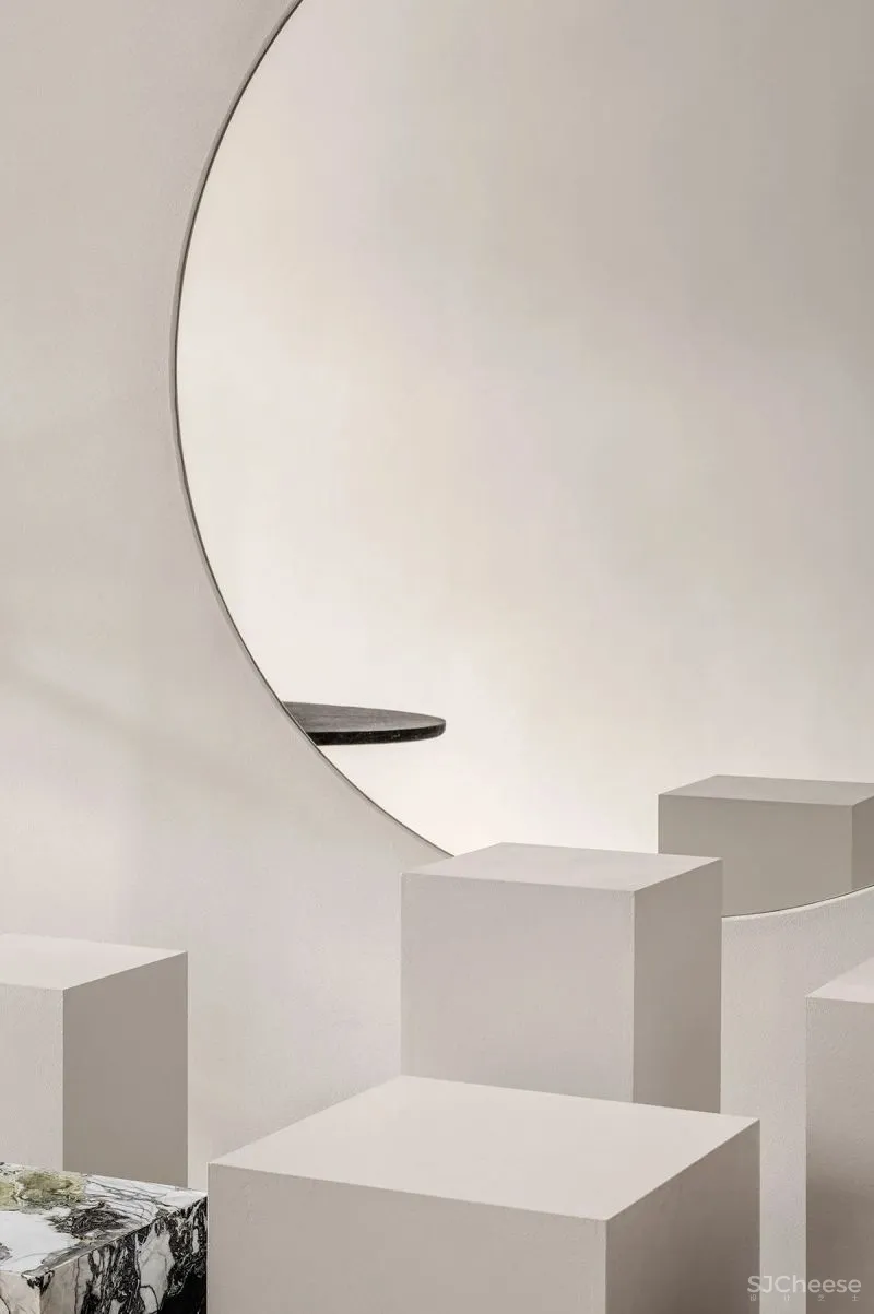 RINA LOVKO \ RUSLAN BAGINSKIY 陈列室