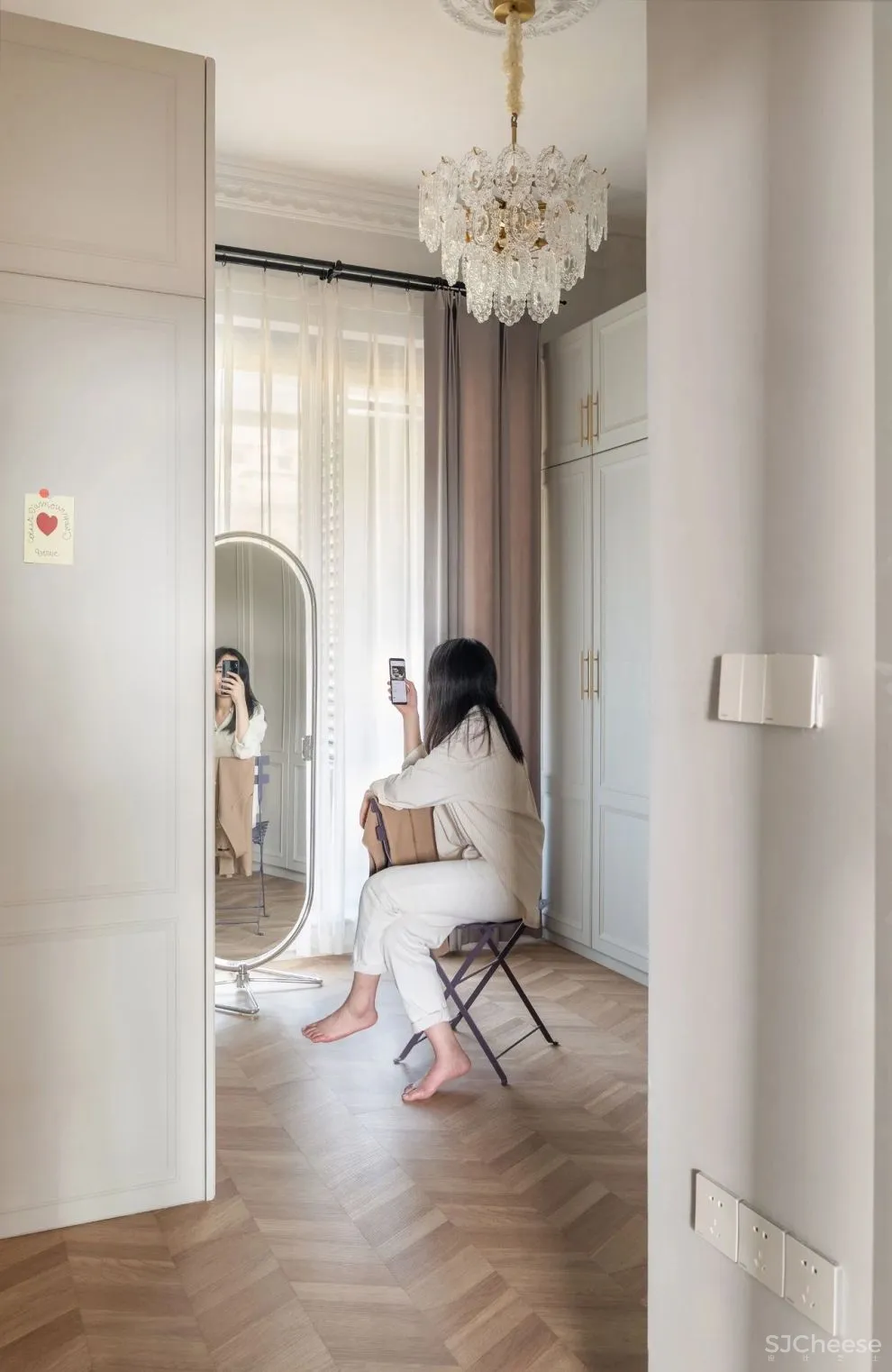 奶油白 焦糖棕，诠释优雅浪漫的法式风情｜双宝设计