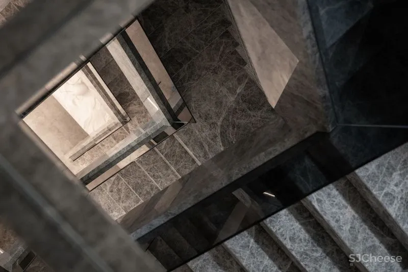 一野设计:原木、大理石、高级灰,诠释500㎡极简墅居