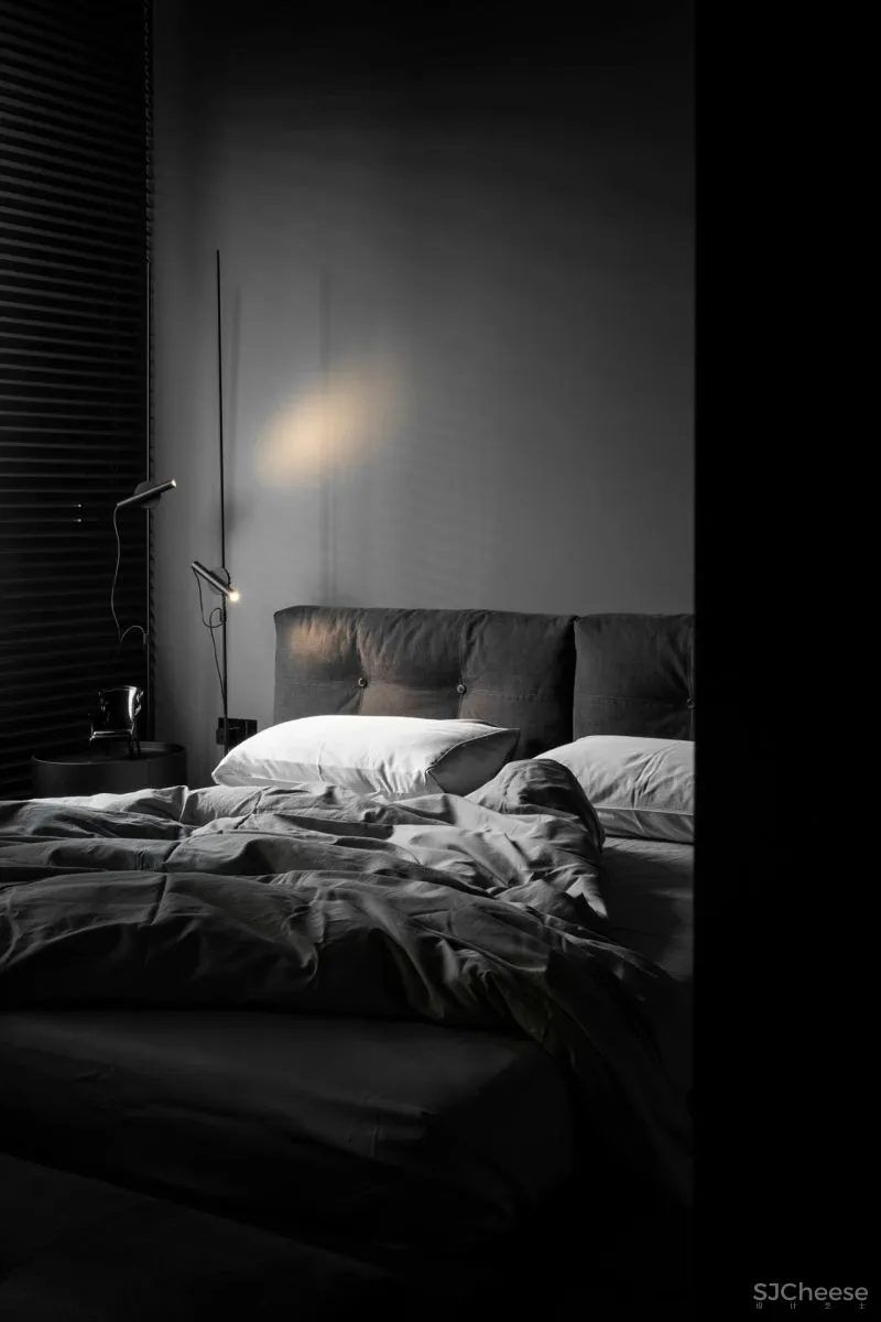 那黑暗的家，给我宁静的眼，我让它来寻找光明