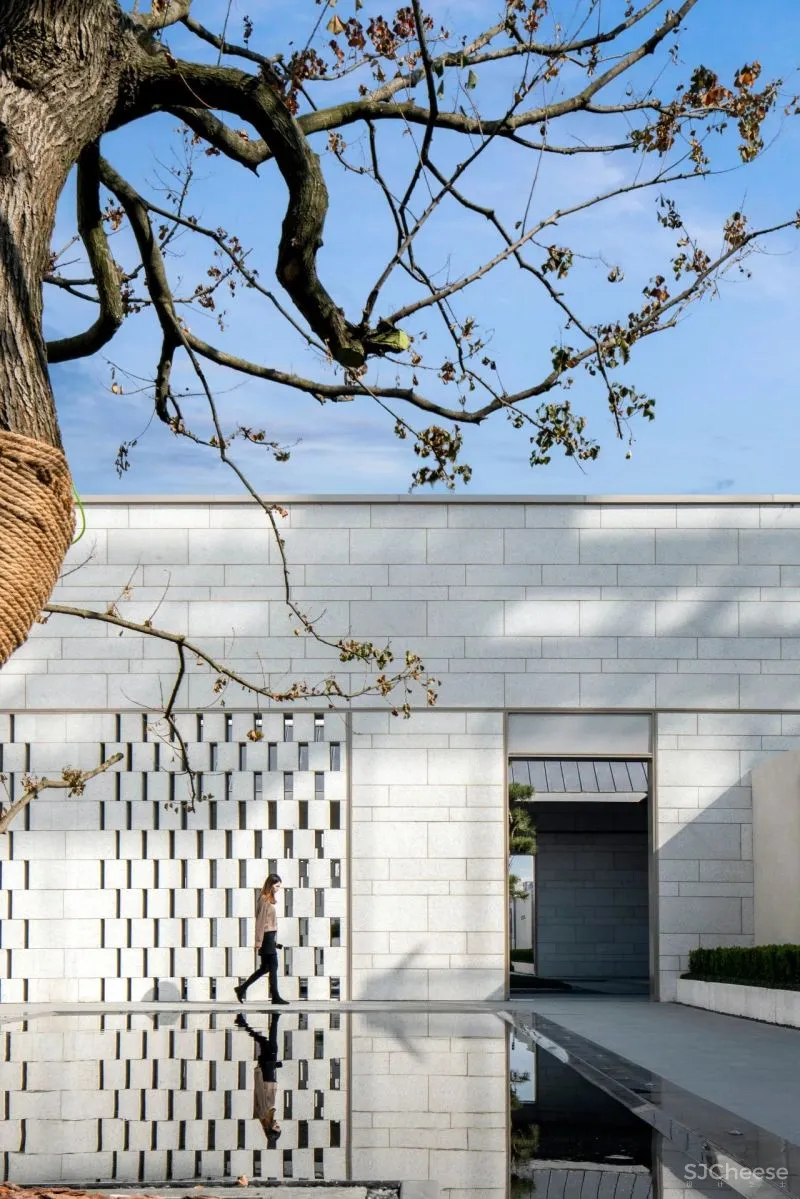 苏州图书馆入驻!这座 2600 ㎡ 售楼处将光线与建筑融合到极致