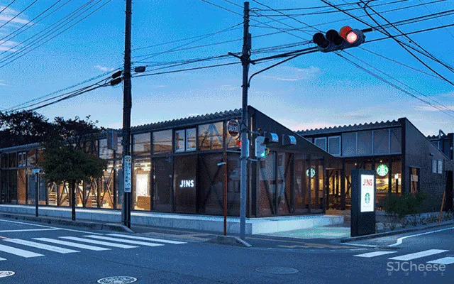 叫板星巴克!日本“网红”设计师,把老厂房改造成咖啡馆,价值47亿,吸引千万人打卡!