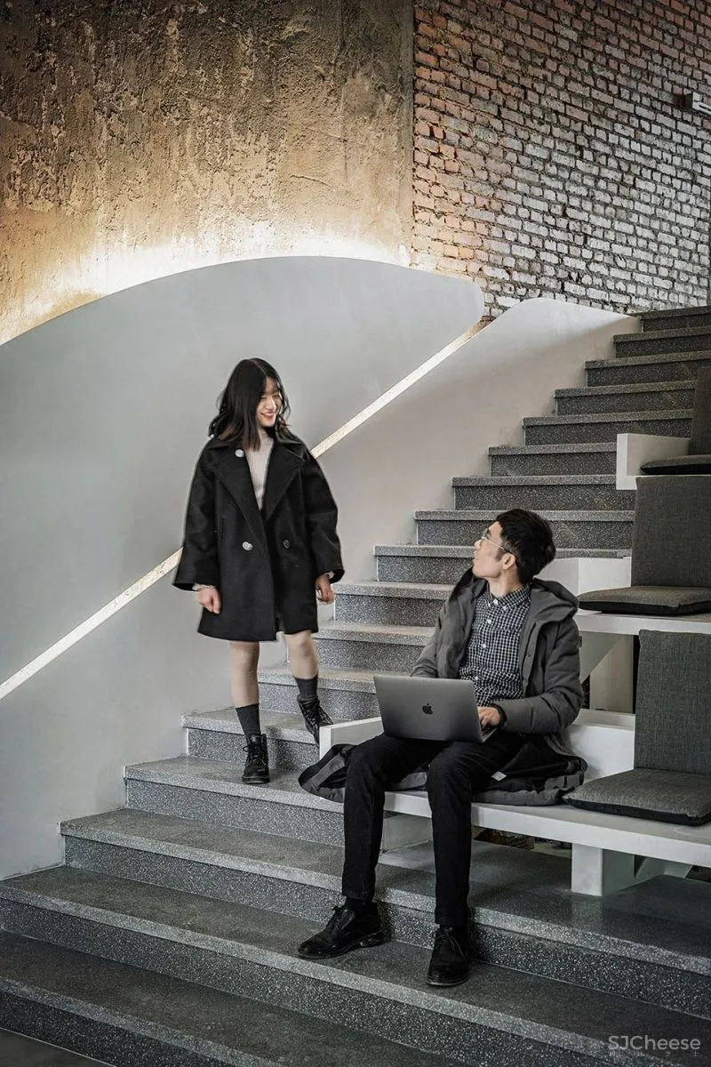 新作 举目垂屏 – 老厂房办公室改造，重庆 青·微舍工作室