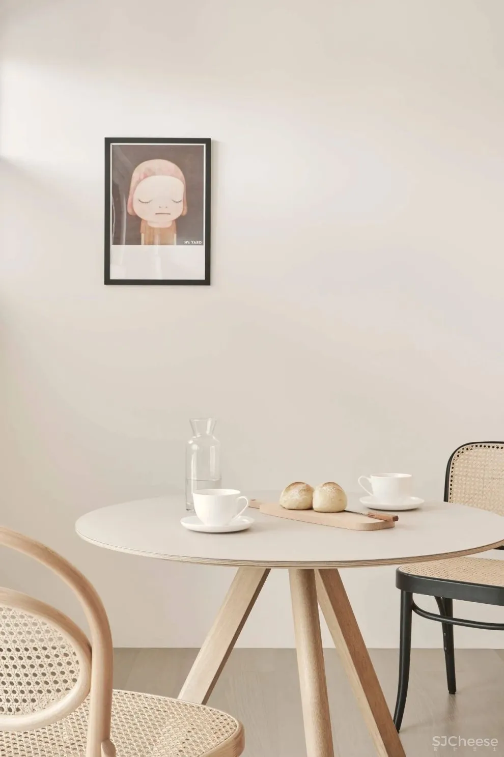 原木纯白空间感,简约轻盈的台式美宅