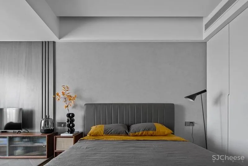 由里空间设计 × 私宅:纯净线条