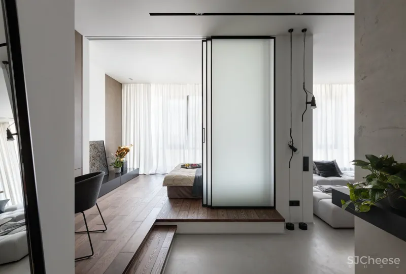 虽然空间不大,设计师却下足了功夫,让储物、功能性、时髦感通通拥有!