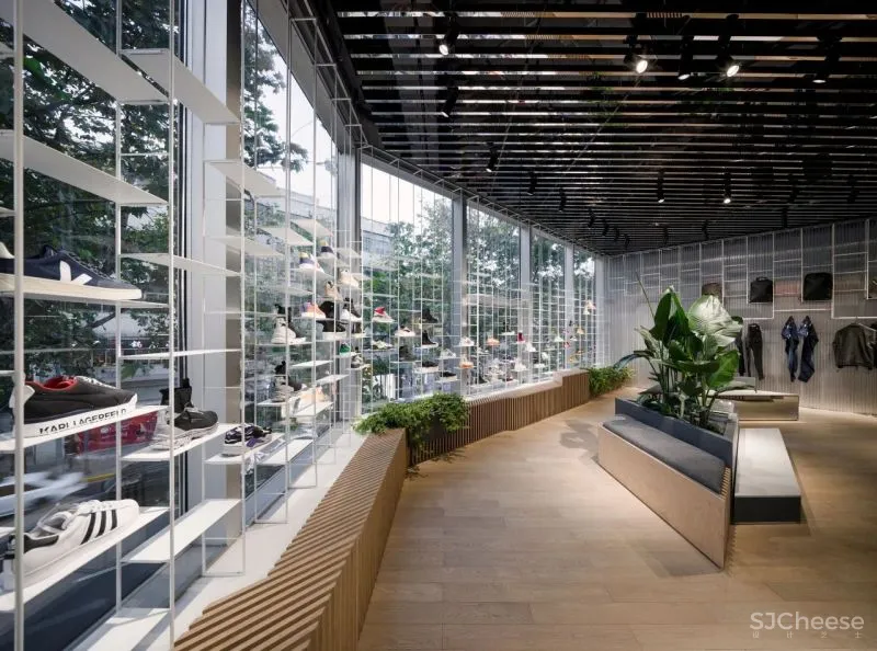 街头潮牌集合店Akenz上海TX mall旗舰店,滑板文化植入空间中