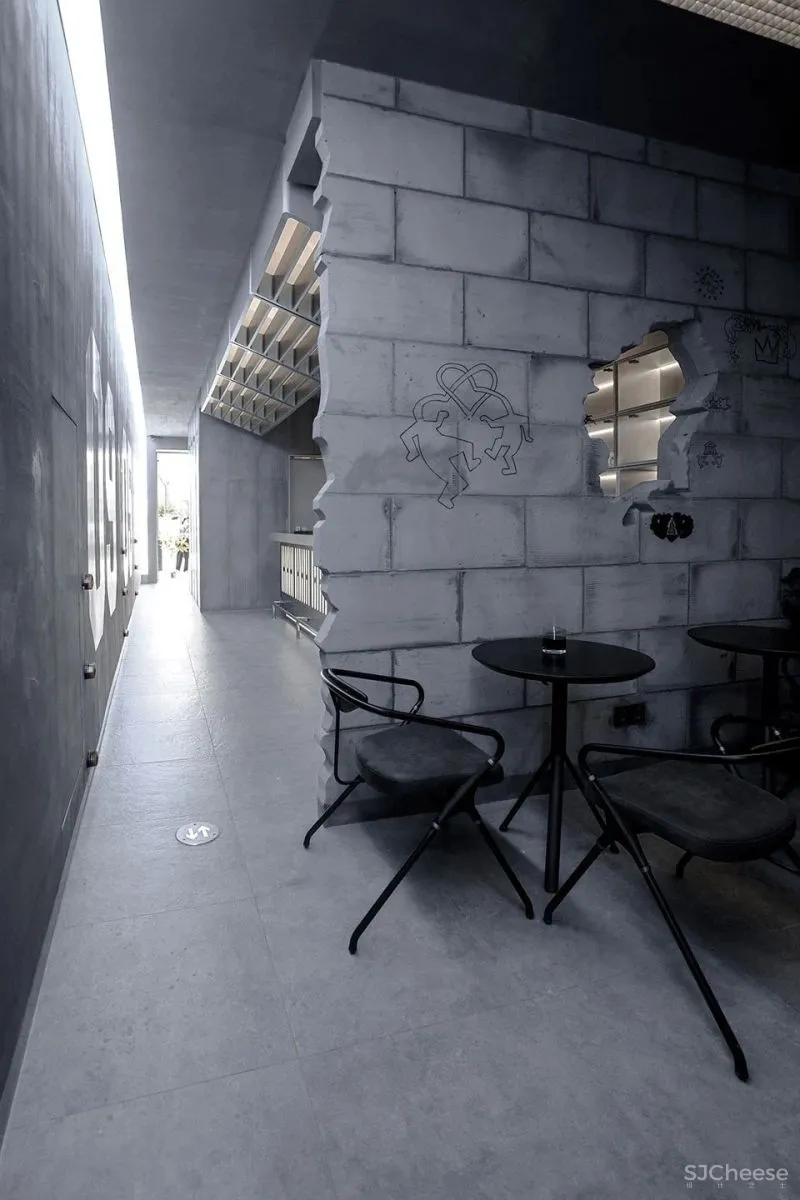 小空间内的未来聚集地 onnnnnne more酒吧