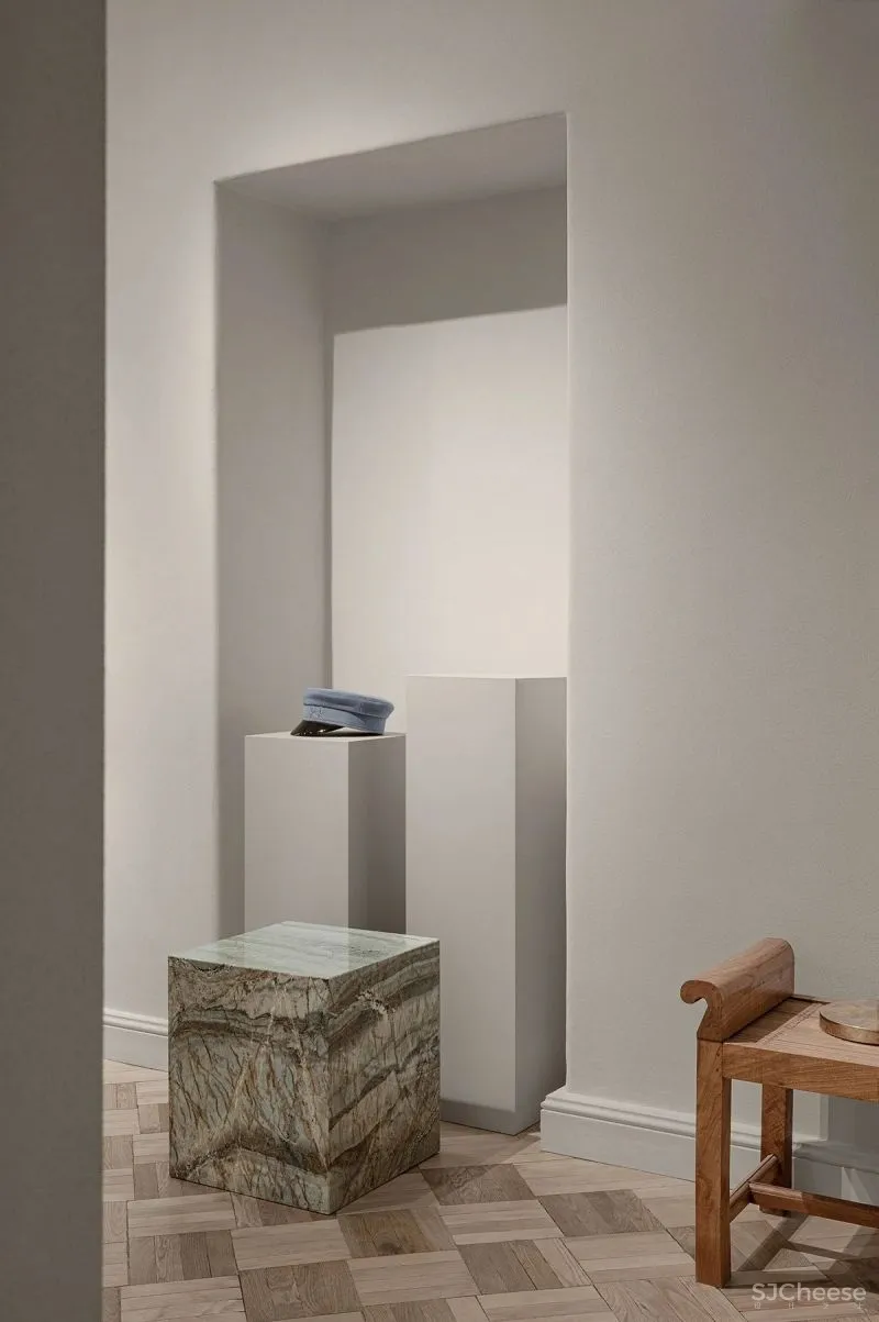 RINA LOVKO \ RUSLAN BAGINSKIY 陈列室