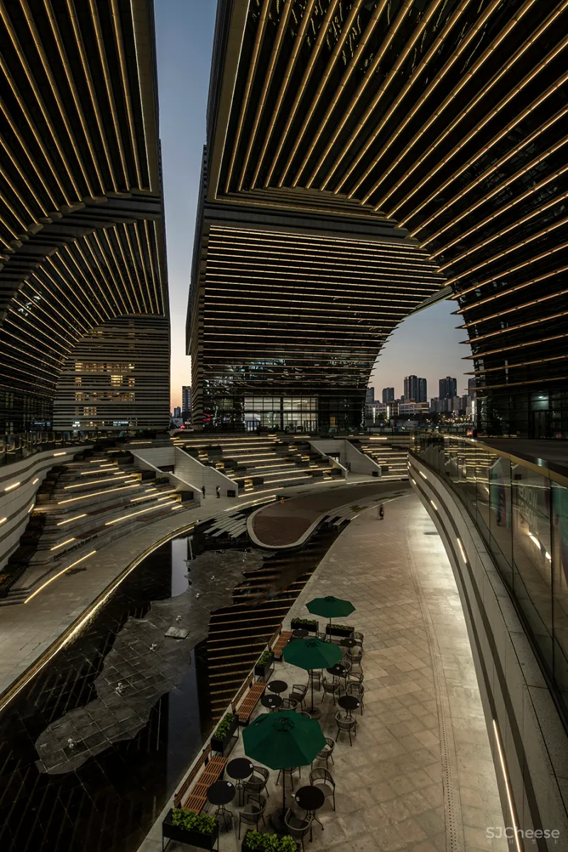 邵龙 • 在木星酒吧|不甘寂寞的宇宙星空,感性与理性的交替共振