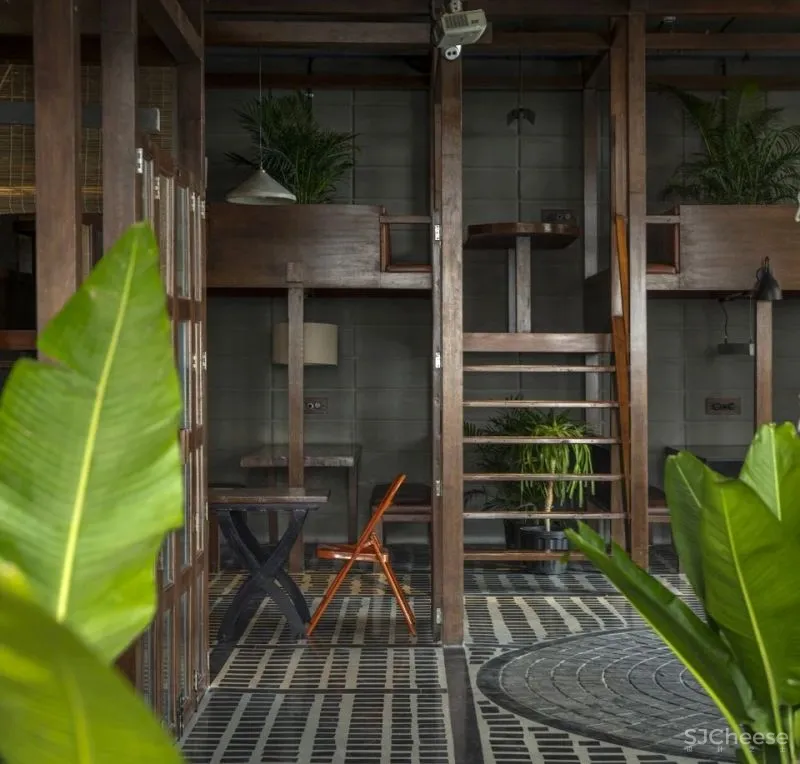 印度首家应对疫情的餐厅出现！乡村但实用，网友：“连魔幻的邻国都不敢草率了！”