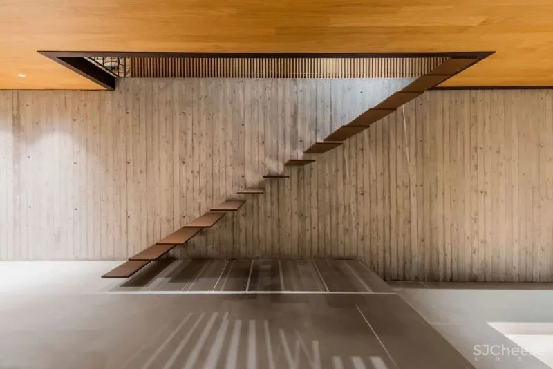 藏在山体里的“隐身”别墅，这才是真正与自然融为一体