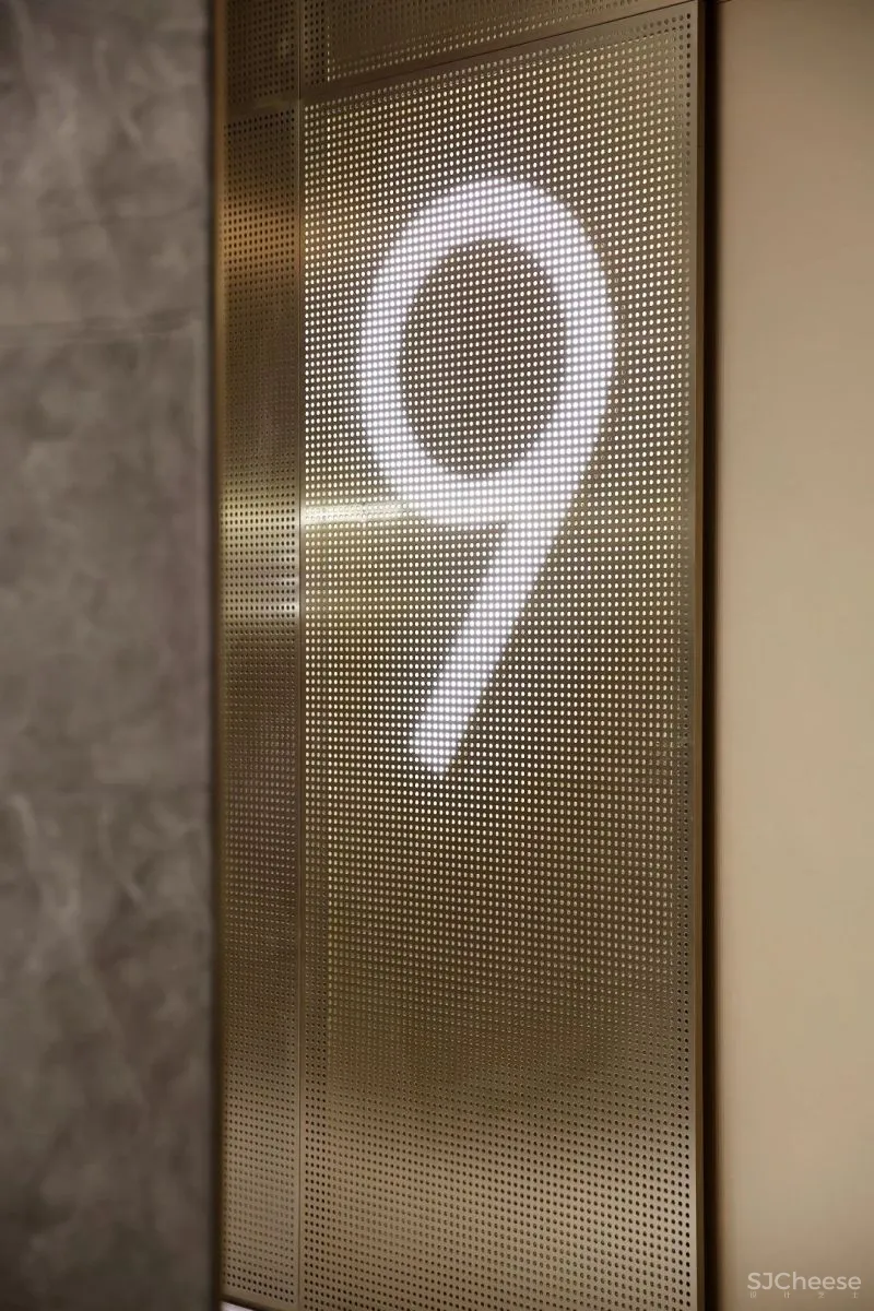 未来感爆棚,玩转影像化信息流的影院空间丨壹正企划 罗灵杰-龙慧祺