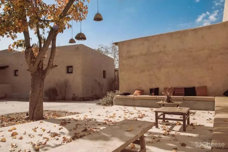 被《跑男》取景的中国小摩洛哥,还是个大佬云集的民宿集群,去年我就抢先打卡了!