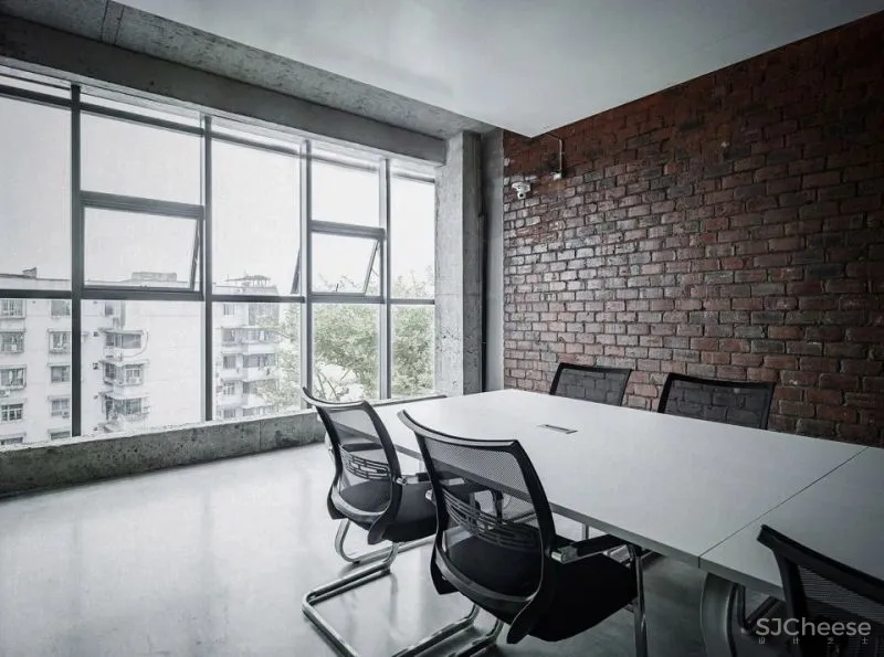 新作 举目垂屏 – 老厂房办公室改造，重庆 青·微舍工作室