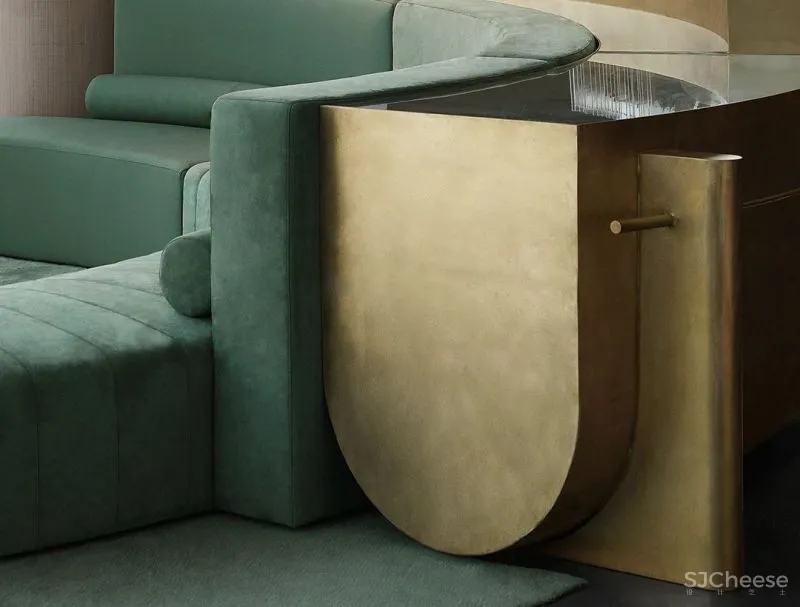 关联以空间的「解构性」和「抽象性」 构序「超现实的界面」