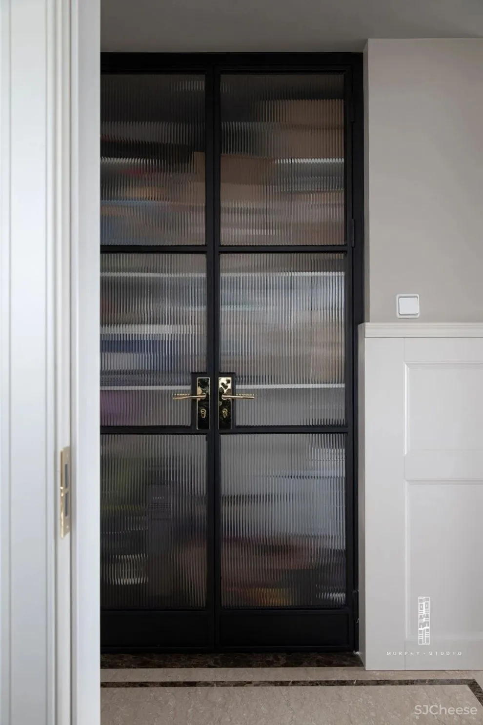 “大众脸”翻身成小区最靓的宅 墨菲设计