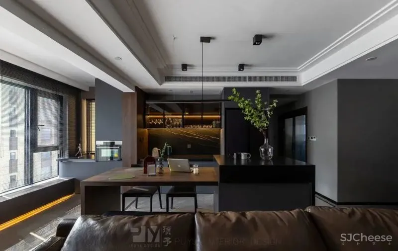 力量黑 生机绿,这个128㎡家既有蓄势的氛围,又有向上的张力! 璞予设计