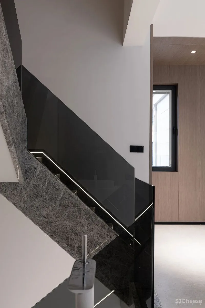 一野设计:原木、大理石、高级灰,诠释500㎡极简墅居