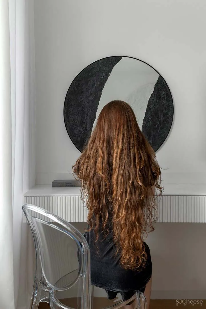 70㎡ 一居室,无主灯的客厅好看又显大!