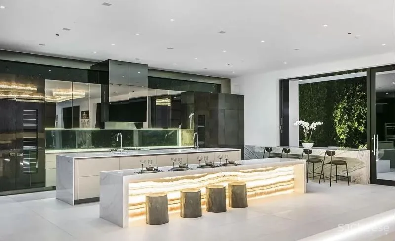 3亿一栋的别墅,仅看到车库就跪了!