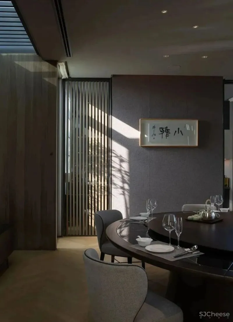 屋顶上的庭院，天空下的小雅 大相设计