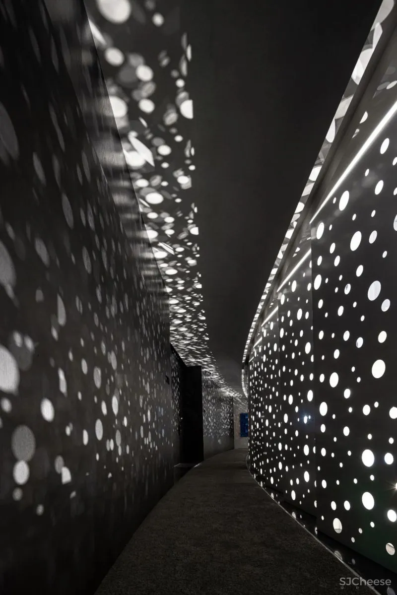 长江边上的艺术酒店 以游轮为主题的乐享空间