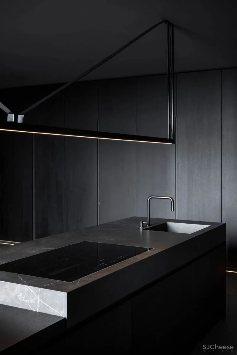 那黑暗的家，给我宁静的眼，我让它来寻找光明