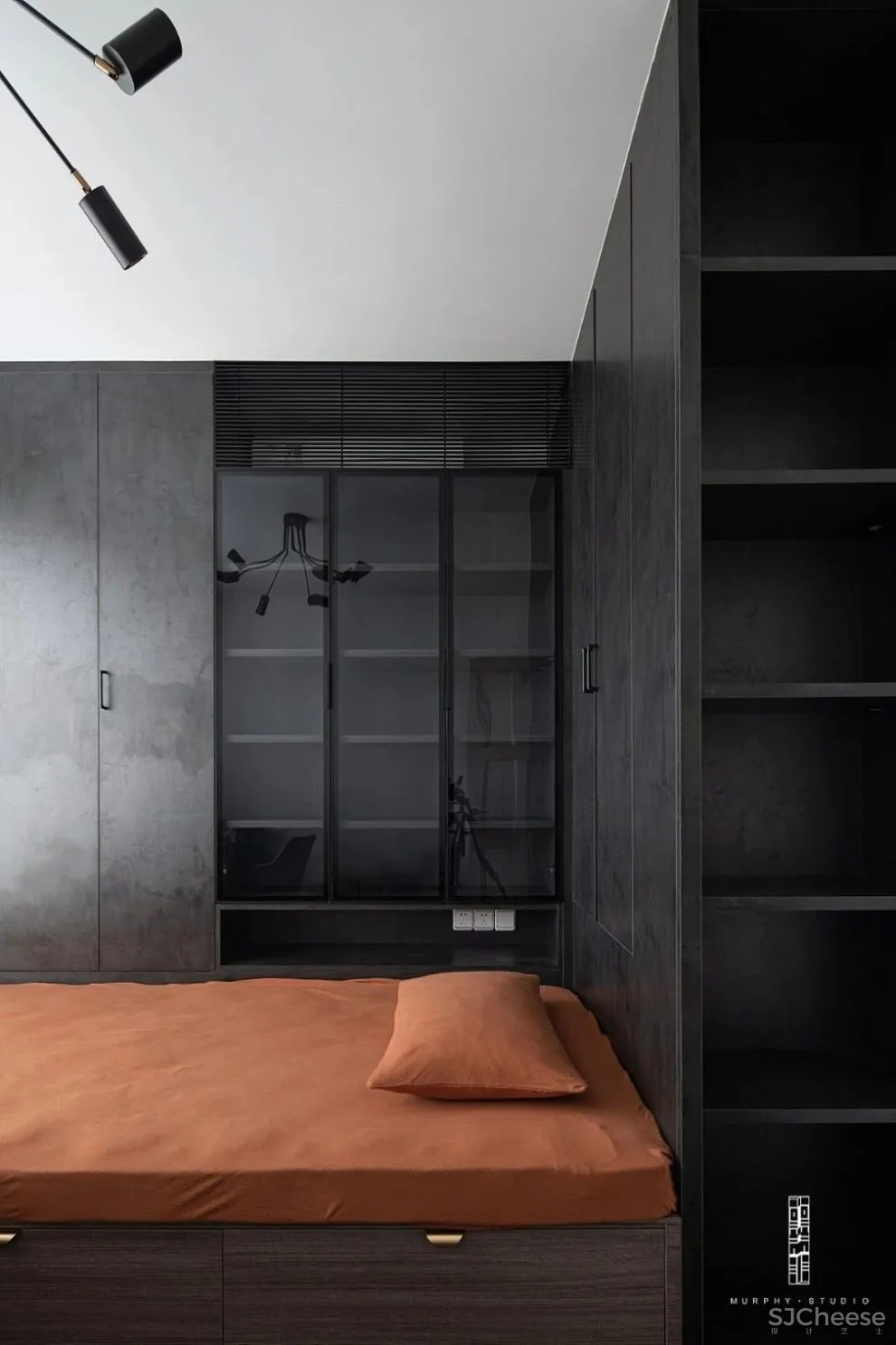 “大众脸”翻身成小区最靓的宅 墨菲设计