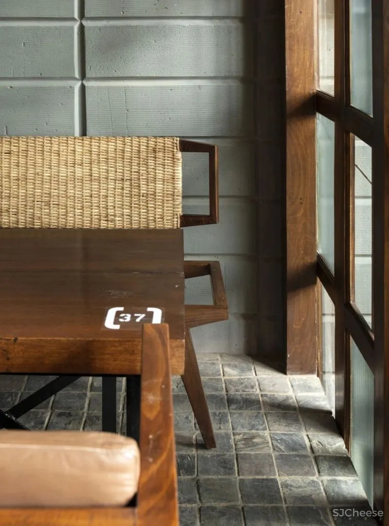 印度首家应对疫情的餐厅出现！乡村但实用，网友：“连魔幻的邻国都不敢草率了！”