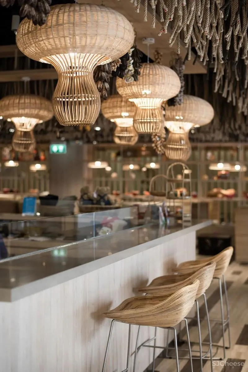 两个国外特色主题餐厅设计:风情不俗