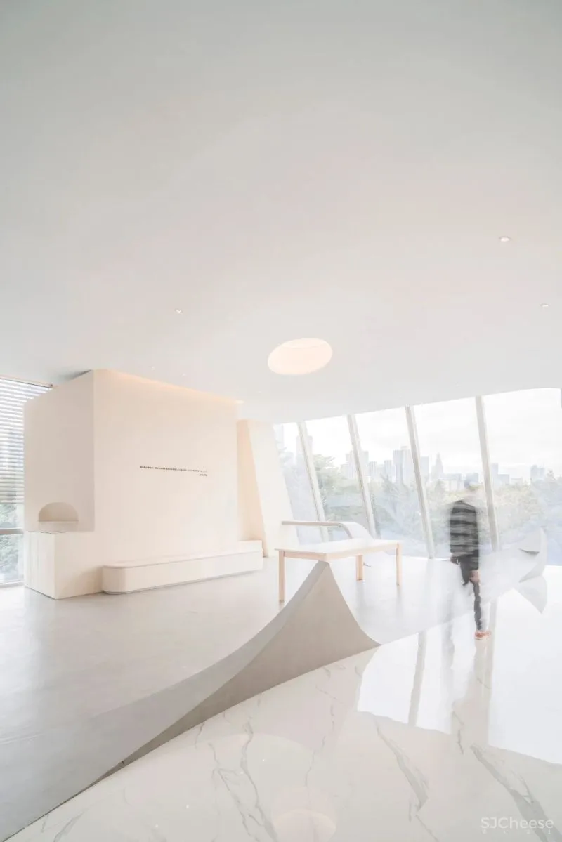 不相信地域主义的建筑师,竟在深圳创造出160㎡的“地域主义”「未来商店」?