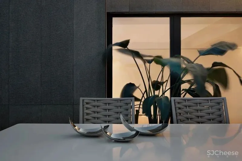 540m²顶层复式,极简设计还原生活本质丨简美设计